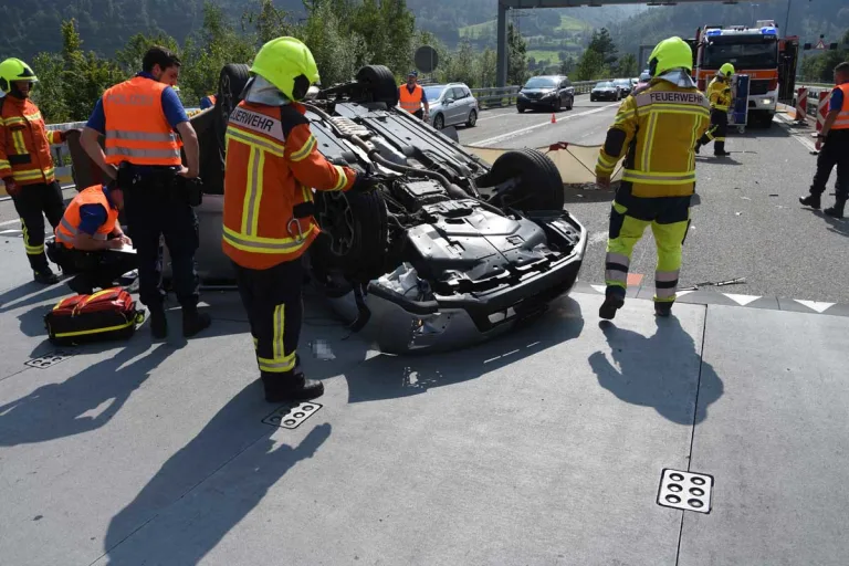 Unfall auf der N3 in Walenstadt SG - 79-Jähriger nickt am Steuer kurz ein
