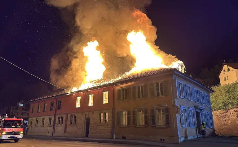 Herisau AR – Brand legt Verkehr am Morgen lahm
