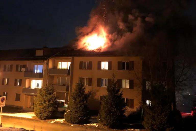 Märwil TG – Dachstock in Brand