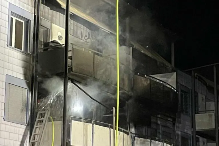 Brand in Flamatt FR – Bewohner evakuiert