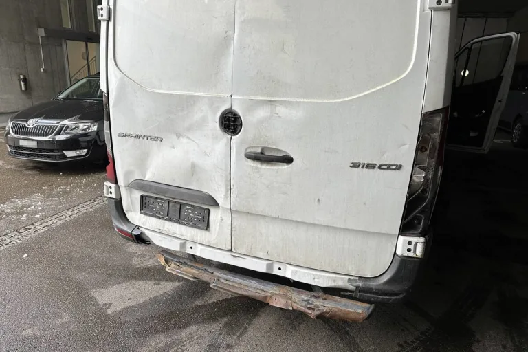 St.Gallen - Lieferwagen aus dem Verkehr gezogen 