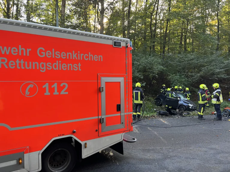 Gelsenkirchen Buer – Verkehrsunfall mit eingeklemmter Person