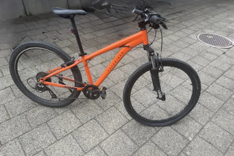 Herisau AR – Teenager im Kreisel von Auto erfasst