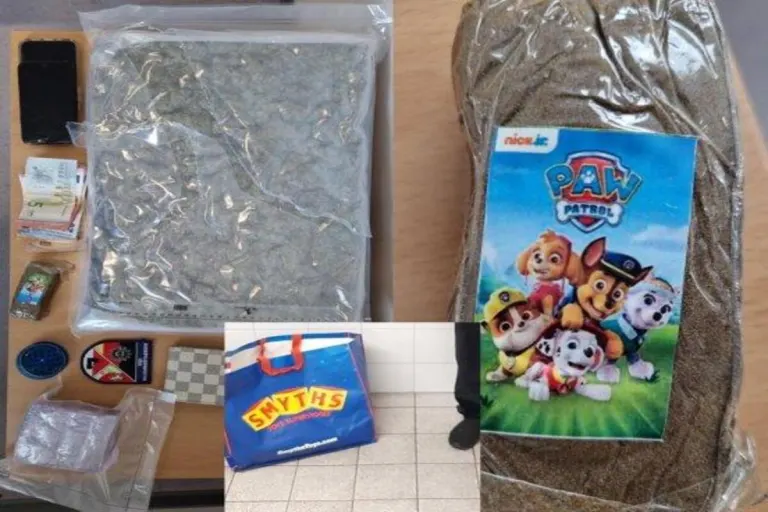 Köln - 1,5 Kilogramm Drogen in Einkaufstüte aus einem Spielwarenladen versteckt