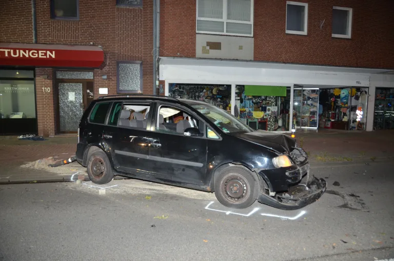 Wilhelmshaven – Vier junge Menschen bei Unfall schwer verletzt