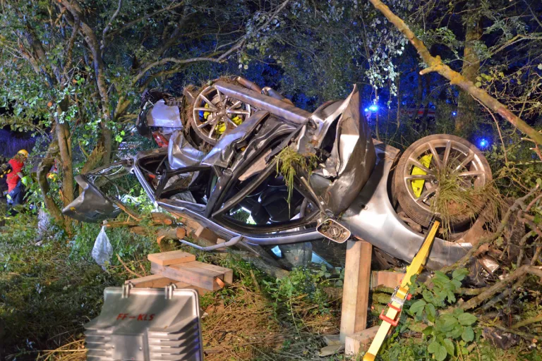Vitis NÖ – Auto überschlägt bei Unfall mehrfach