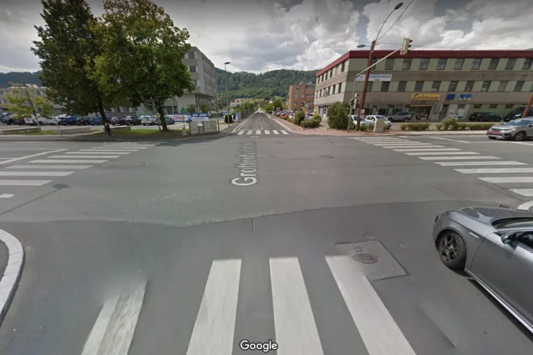 Graz - Junger Motorradlenker von PKW erfasst und schwer verletzt