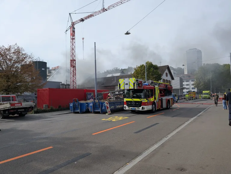 Basel – Feuer bei Demontagearbeiten an Benzintank