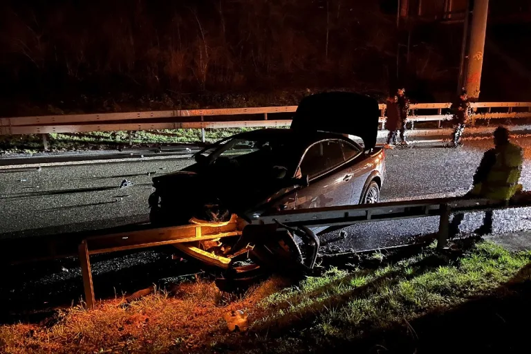 Muttenz BL - Alkoholisierter Autofahrer verursacht Selbstunfall