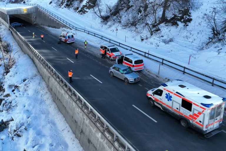 Celerina GR – Drei Verletzte nach Frontalkollision