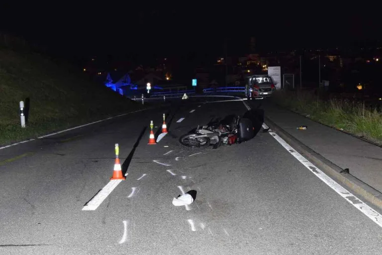 Unfall in Heiden AR - Fussgänger springt vor Motorrad