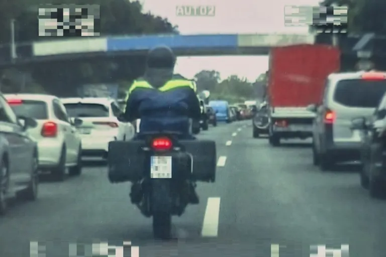 A23 Halstenbek SH –Bußgelder für Motorrad-Fahrer wegen Nutzung der Rettungsgasse