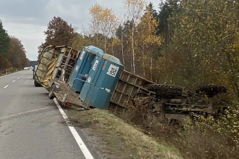 Haßloch – Traktorgespann umgekippt
