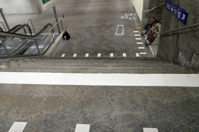 Zeugenaufruf St.Gallen – Mann verunfallt mit Velo in westlicher Bahnhofunterführung
