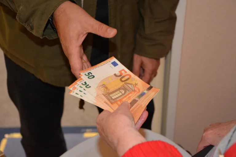 Velbert NW – Frau (85) verliert durch Telefonbetrug fünfstellige Summe