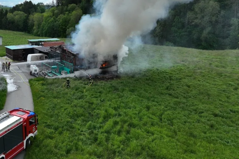 Bonnefontaine FR - Eine Person bei Brand verletzt