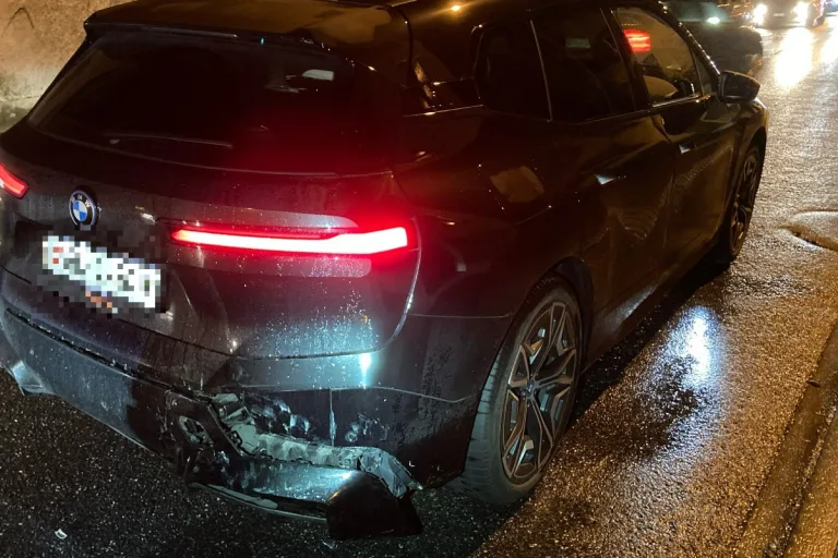 Kanton Glarus - Unfall mit Sachschadenfolge heute in Näfels