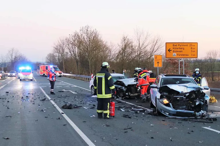 Höxter - Unfall mit mehreren verletzten Personen