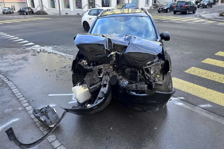 St.Gallen – Alkoholisiert Kontrolle übers Auto verloren
