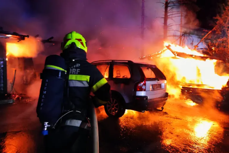 Fürnitz – Gerätehalle mit Fahrzeugen und Maschinen komplett ausgebrannt