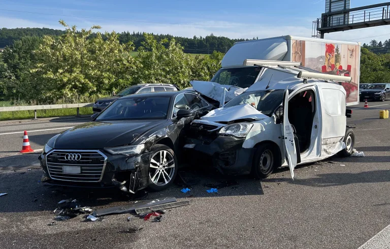 Birmenstorf AG – A1 nach schwerem Unfall vollständig gesperrt