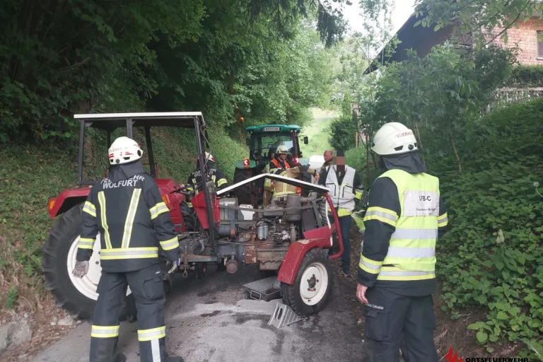 Wolfurt – Traktor überschlägt sich nach Bremsversagen