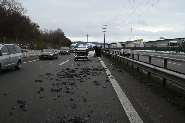 Wil SG - Zwei Verletzte nach Unfall auf Autobahn A1