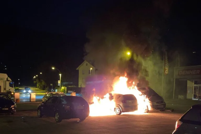 Grenchen SO - Autos angezündet 