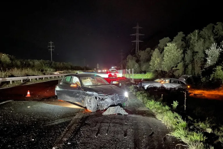 A13 Chur GR – Kollision zwischen zwei Fahrzeugen auf der Autobahn
