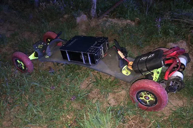Kirrweiler - Elektro-Skateboard Marke Eigenbau