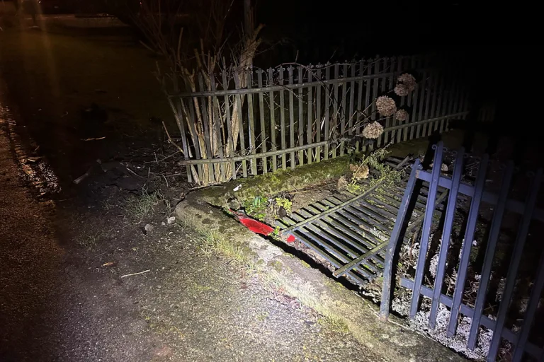 Siglistorf AG – Alkoholisierter Lenker prallt in Gartenzaun