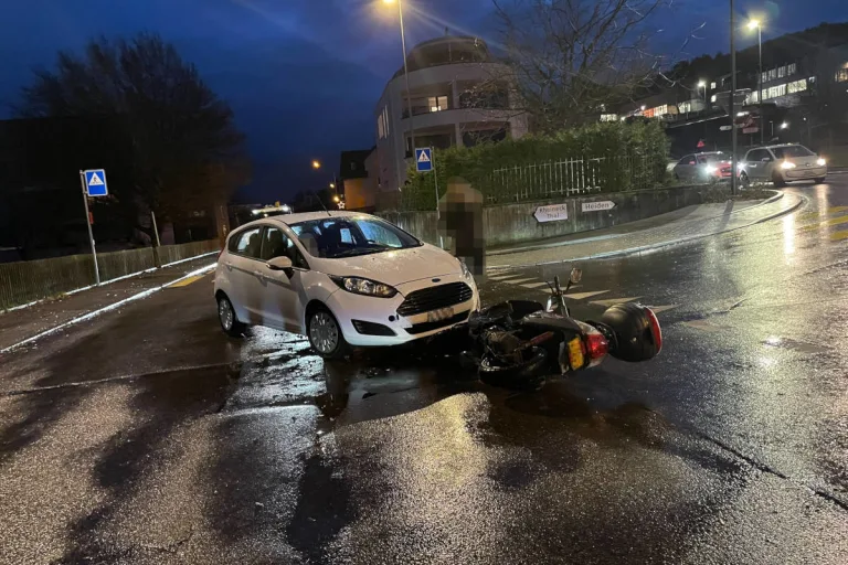 Rorschacherberg SG – Zusammenstoss zwischen Auto und Roller