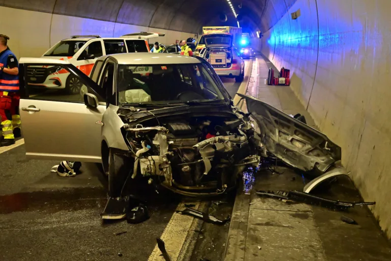 Tödlicher Verkehrsunfall auf der A15 bei Eschenbach SG – Frau verstirbt auf Unfallstelle