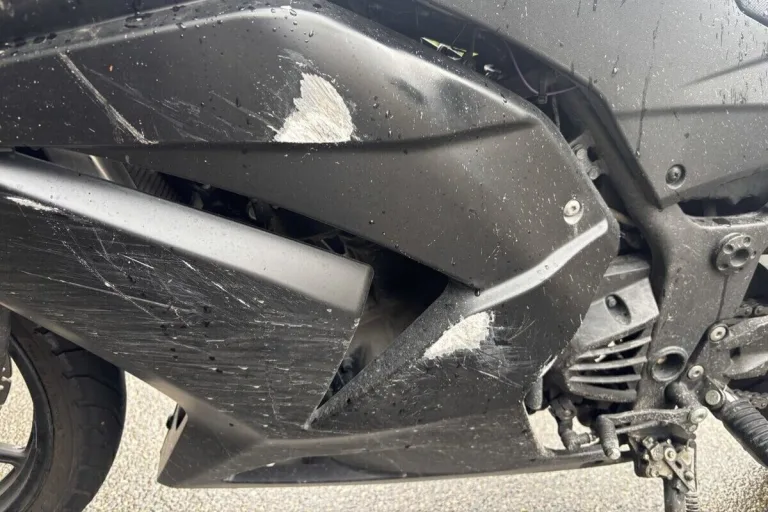 Schaffhausen – Motorradfahrerin bei Unfall leicht verletzt
