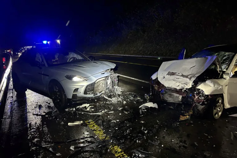 Baden AG – Mann entwendet nackt ein Auto und verunfallt schwer 