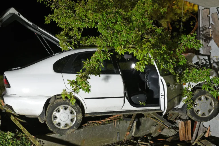 Willisau LU – Alkoholisierter Autofahrer verletzt sich bei Selbstunfall