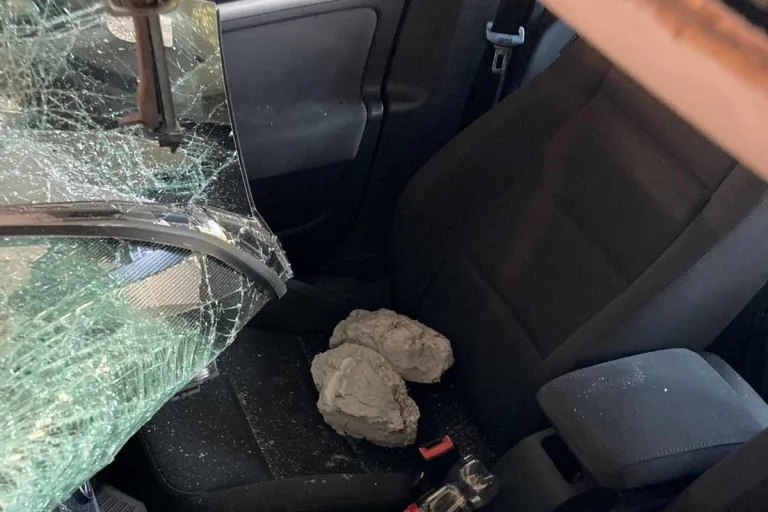 Wien - Frau sperrt sich vor durchdrehendem Ex-Mann im Auto ein