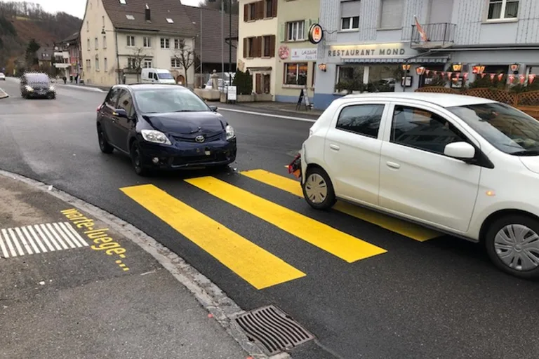 Buckten BL – Auffahrkollision vor Fussgängerstreifen