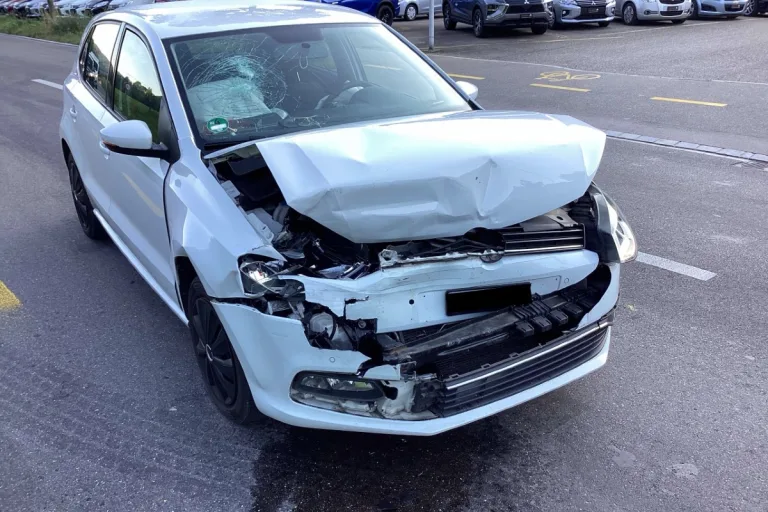 Schaffhausen - Auffahrkollision zwischen zwei Autos