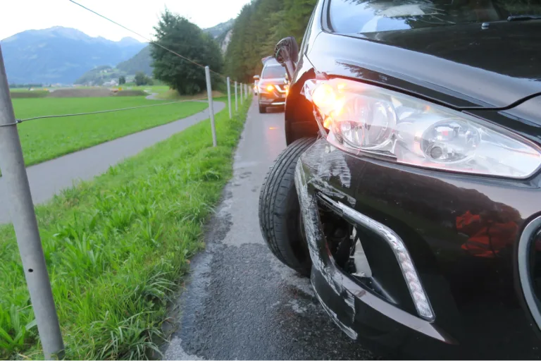 Netstal GL - Verkehrsunfall durch Unachtsamkeit