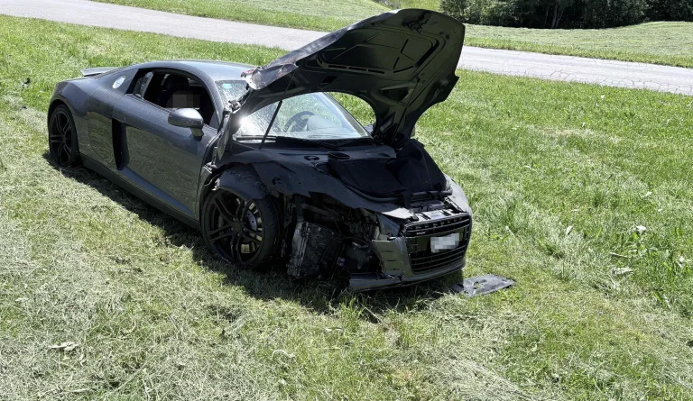 Uetliburg SG – Überholmanöver endet mit Unfall