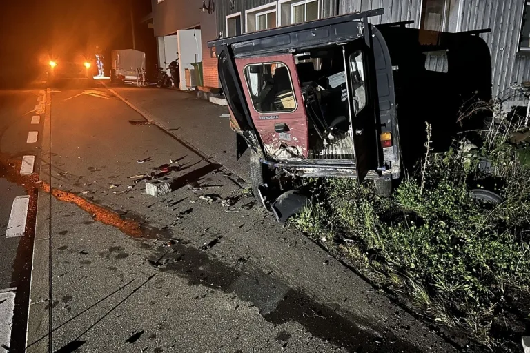 Wolfhalden AR - Kontrolle übers Auto verloren 