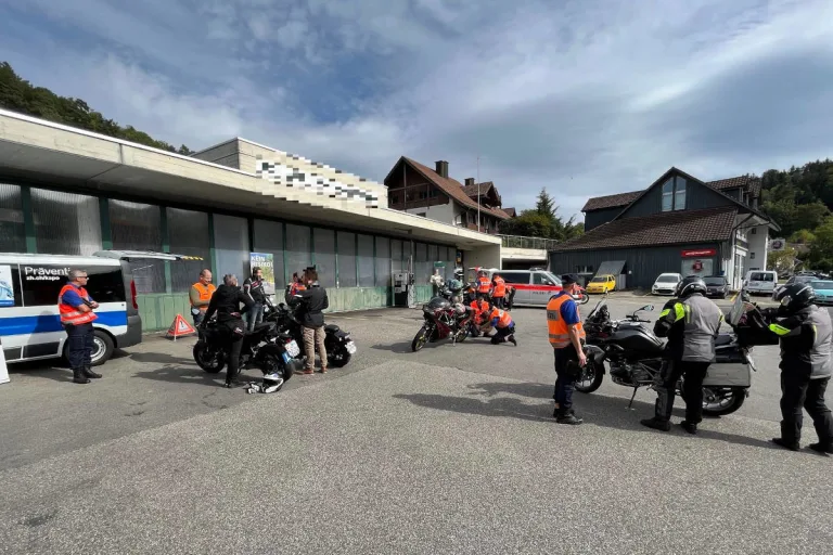 Aeugst am Albis ZH – Motorradkontrolle durchgeführt