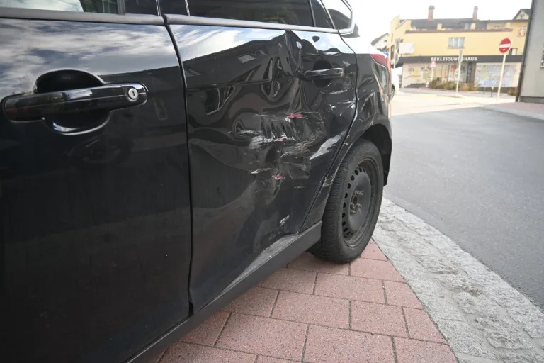 Schaan FL - Zusammenstoss zweier Personenwagen