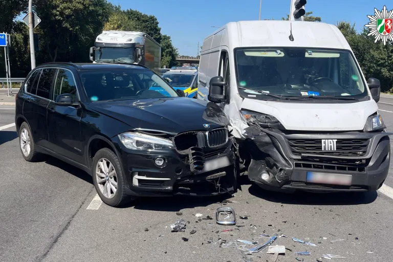 Oberhausen NW – BMW kollidiert beim Ausweichen mit Transporter