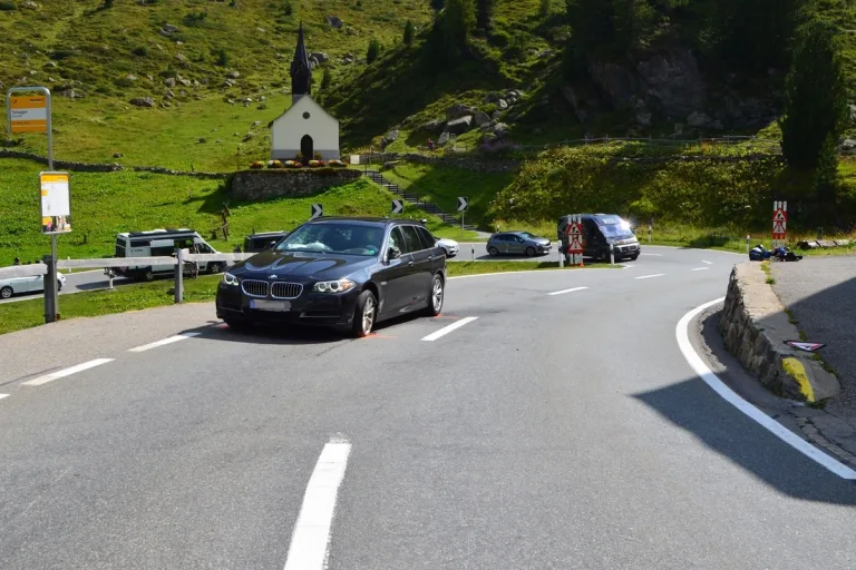 Davos Dorf GR - Motorradlenker bei Frontalkollision verletzt
