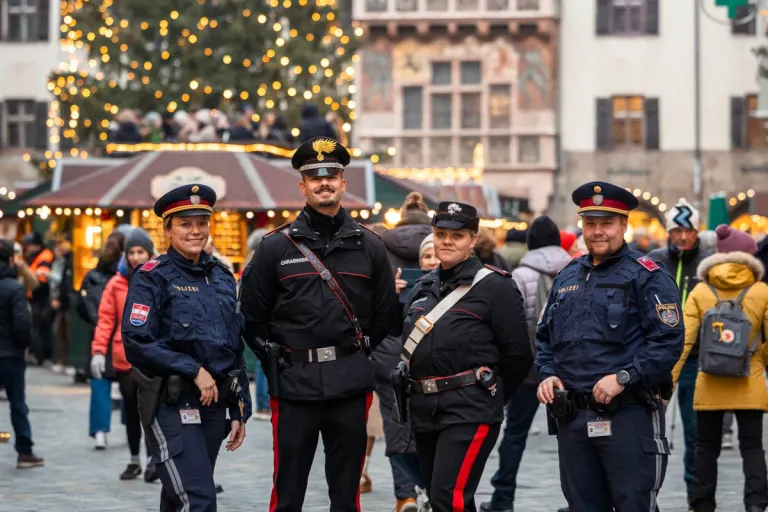 Innsbruck – Grenzüberschreitende Polizeikooperation am Christkindlmarkt