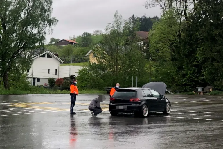 Altstätten SG - Zwei Autos bei Verkehrskontrolle stillgelegt