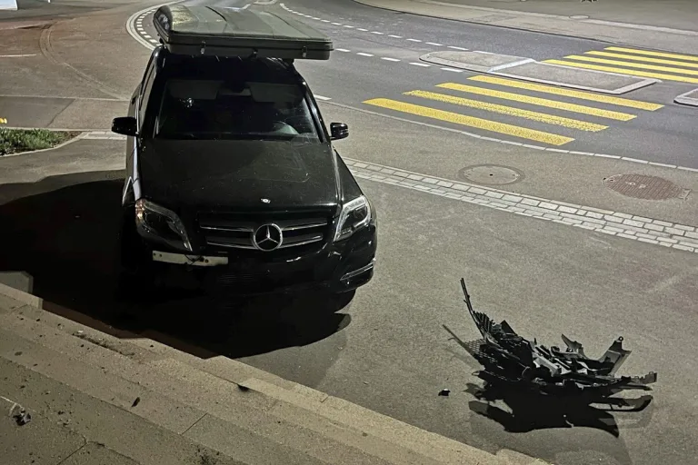 Entlebuch LU – Autofahrer fährt Treppe hinauf