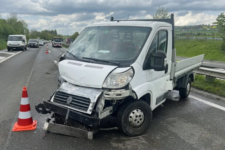 Sempach/A2 LU - Verkehrsbehinderungen nach Unfall